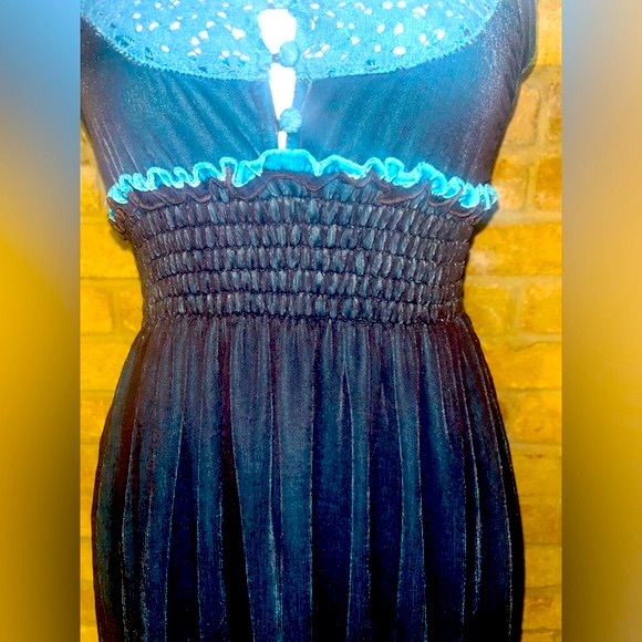 Rare Vintage/Y2K Velvet/Silk/lace multi-layered Midi Designed by BeauBois - S/M - Picture 3 of 16